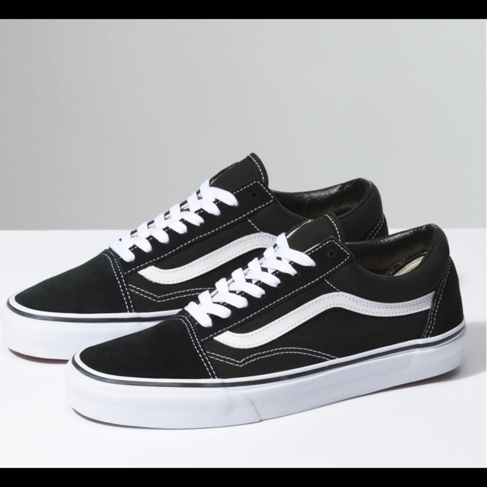 VANS OLD SKOOL BLACK/WHITE - size 7